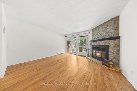 Photo 9 at A - 6748 Jeanne D'arc Boulevard N, Convent Glen North, Orleans