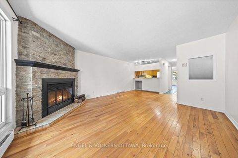 Photo 12 at A - 6748 Jeanne D'arc Boulevard N, Convent Glen North, Orleans