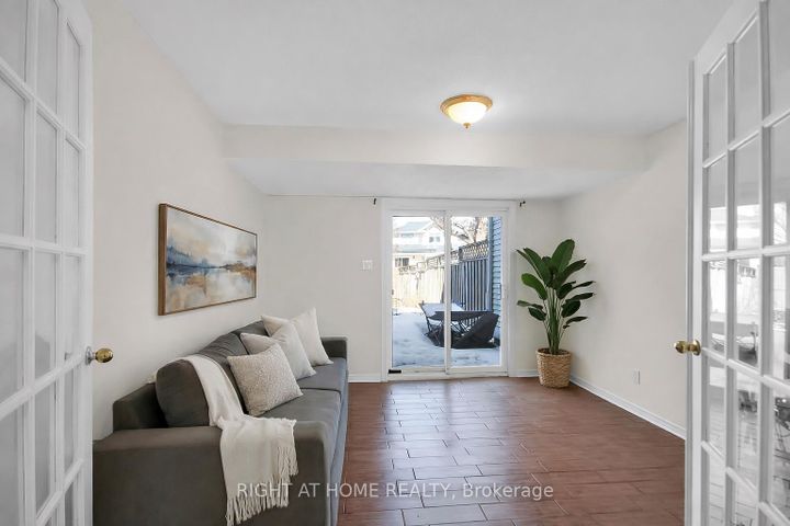 Photo 4 at 34 KENMARE Place, Nepean (Cedargrove/Fraserdale), Ottawa