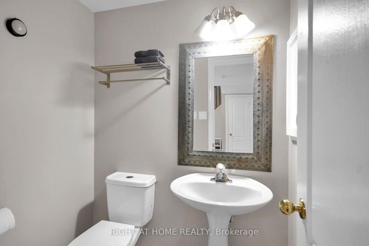 Photo 7 at 34 KENMARE Place, Nepean (Cedargrove/Fraserdale), Ottawa