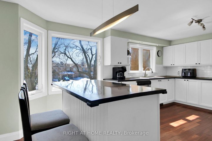 Photo 15 at 34 KENMARE Place, Nepean (Cedargrove/Fraserdale), Ottawa