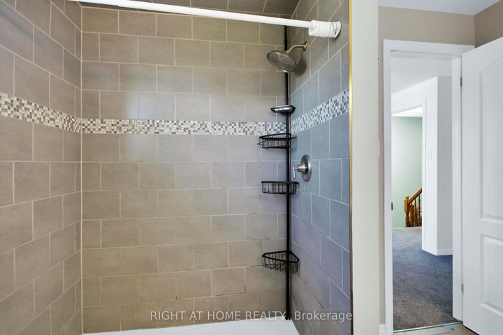 Photo 27 at 34 KENMARE Place, Nepean (Cedargrove/Fraserdale), Ottawa