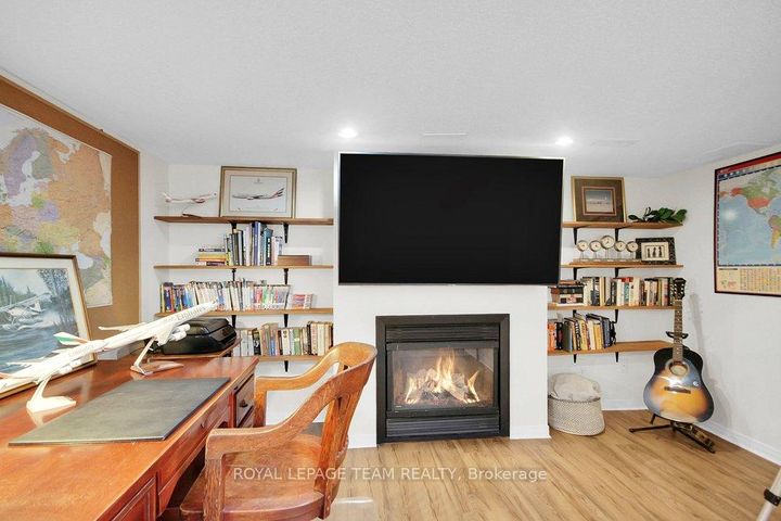 Photo 35 at 19 Fieldberry Private, Nepean (Stonebridge), Ottawa