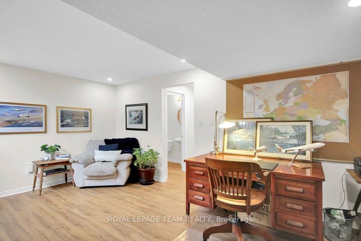 Photo 36 at 19 Fieldberry Private, Nepean (Stonebridge), Ottawa