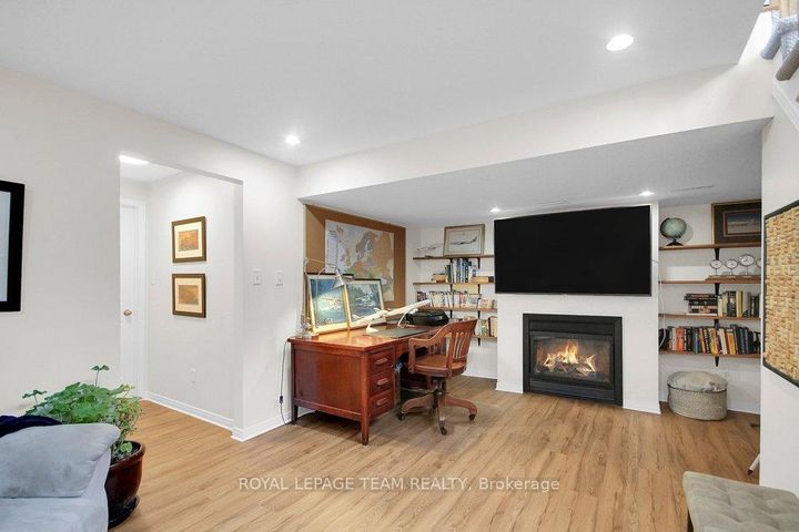 Photo 37 at 19 Fieldberry Private, Nepean (Stonebridge), Ottawa