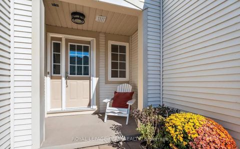 Photo 3 at 19 Fieldberry Private, Nepean (Stonebridge), Ottawa