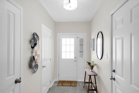 Photo 4 at 19 Fieldberry Private, Nepean (Stonebridge), Ottawa