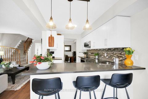 Photo 14 at 19 Fieldberry Private, Nepean (Stonebridge), Ottawa