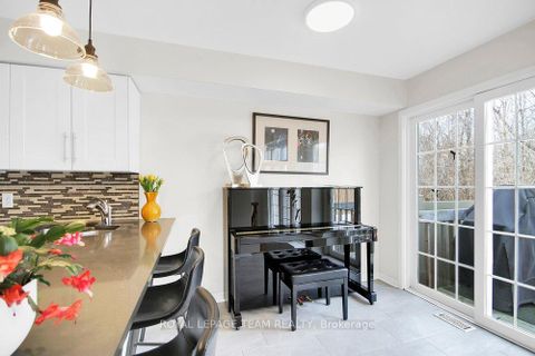 Photo 17 at 19 Fieldberry Private, Nepean (Stonebridge), Ottawa