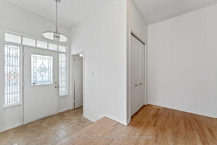 Photo 4 at 136 Calaveras Avenue, Nepean (Longfields), Ottawa