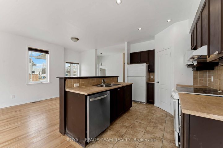 Photo 9 at 136 Calaveras Avenue, Nepean (Longfields), Ottawa