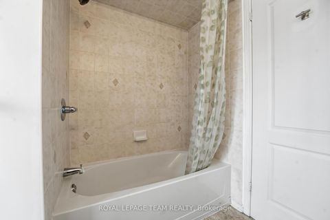 Photo 18 at 136 Calaveras Avenue, Nepean (Longfields), Ottawa