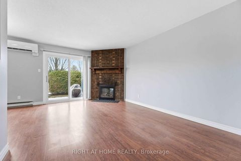 Photo 5 at 4 Chisholm Court, Beaverbrook, Kanata