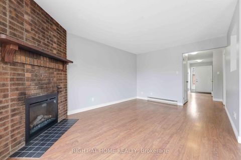 Photo 9 at 4 Chisholm Court, Beaverbrook, Kanata