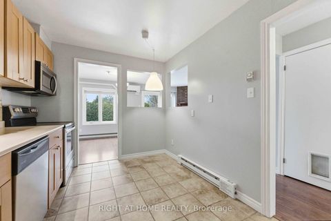 Photo 12 at 4 Chisholm Court, Beaverbrook, Kanata