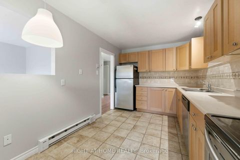 Photo 13 at 4 Chisholm Court, Beaverbrook, Kanata