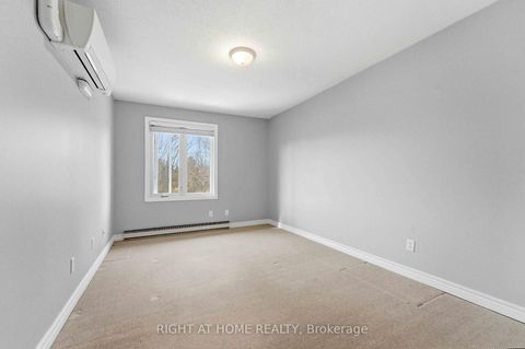 Photo 19 at 4 Chisholm Court, Beaverbrook, Kanata