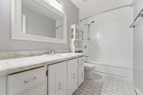 Photo 21 at 4 Chisholm Court, Beaverbrook, Kanata