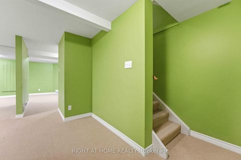 Photo 27 at 4 Chisholm Court, Beaverbrook, Kanata