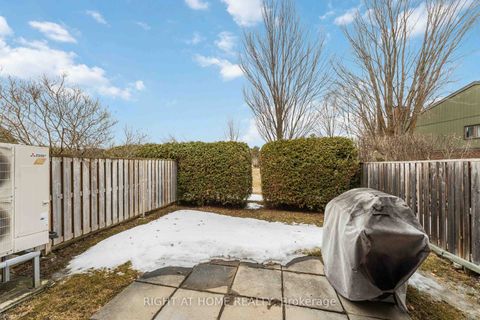 Photo 31 at 4 Chisholm Court, Beaverbrook, Kanata