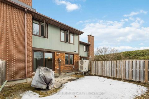 Photo 32 at 4 Chisholm Court, Beaverbrook, Kanata