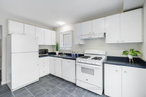 Photo 7 at 221 Petrie Lane, Beaverbrook, Kanata