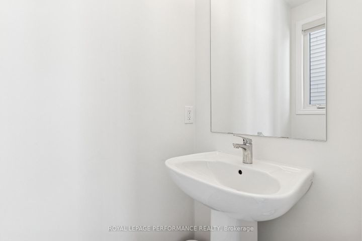 Photo 5 at 845 Snap Hook Crescent, Nepean (Half Moon Bay), Ottawa