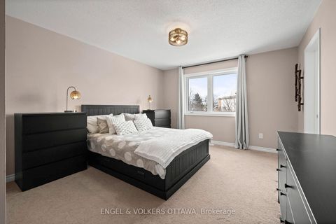 Photo 15 at 166 Lily Pond Street, Emerald Meadows/Trailwest, Kanata