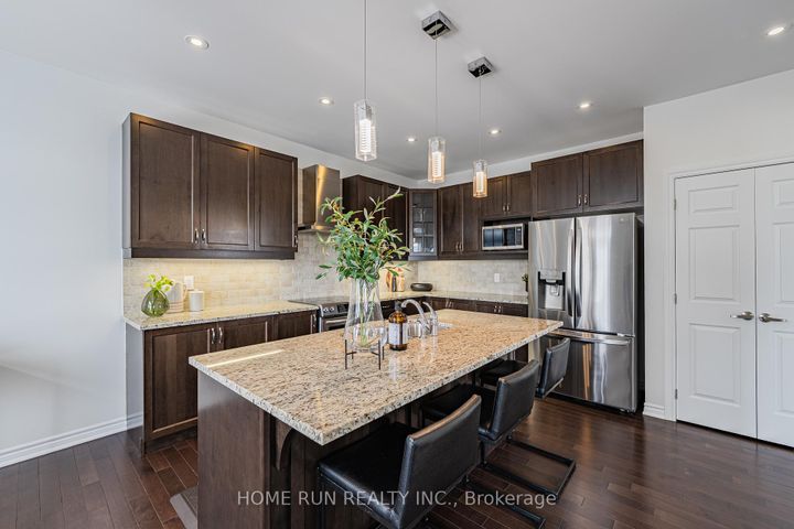 Photo 12 at 572 Dundonald Drive, Nepean (Half Moon Bay), Ottawa