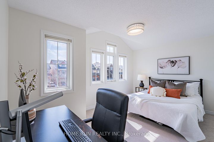 Photo 23 at 572 Dundonald Drive, Nepean (Half Moon Bay), Ottawa