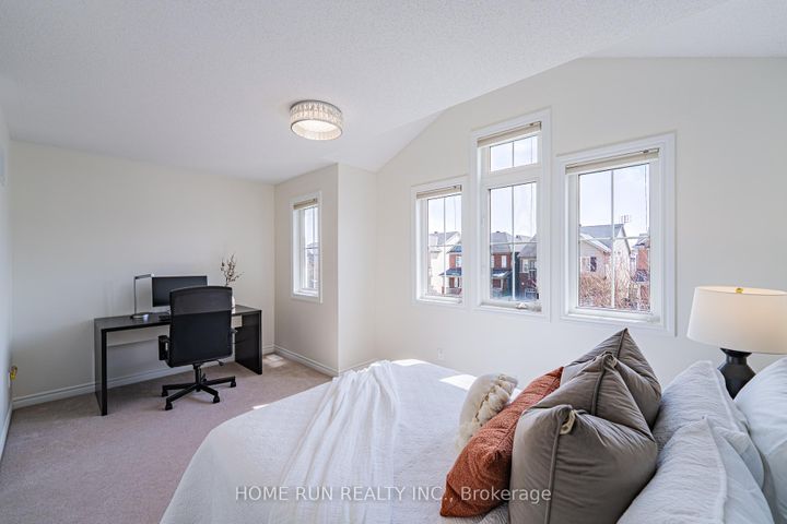 Photo 24 at 572 Dundonald Drive, Nepean (Half Moon Bay), Ottawa