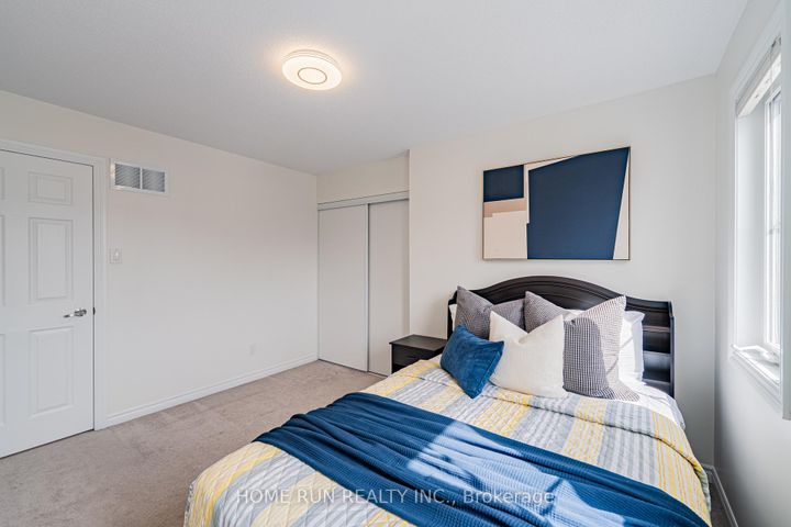 Photo 26 at 572 Dundonald Drive, Nepean (Half Moon Bay), Ottawa