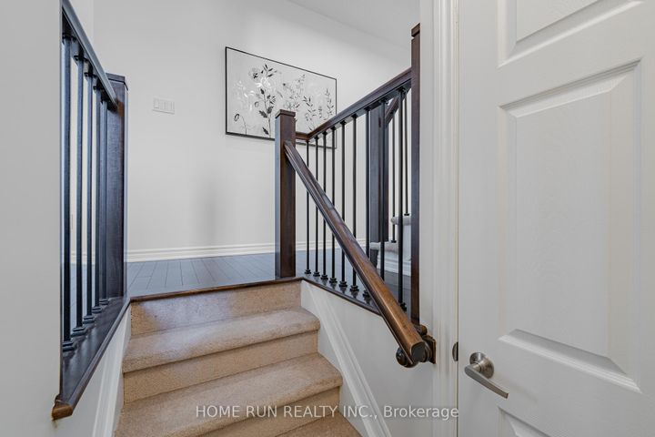 Photo 29 at 572 Dundonald Drive, Nepean (Half Moon Bay), Ottawa