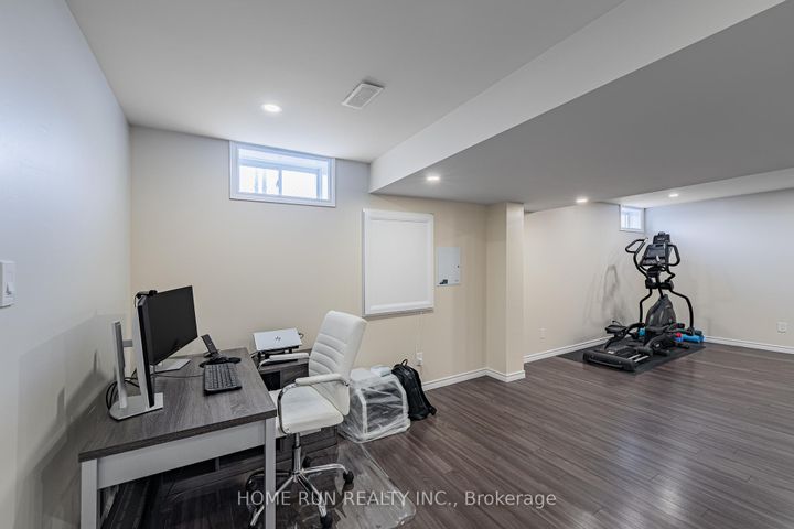 Photo 30 at 572 Dundonald Drive, Nepean (Half Moon Bay), Ottawa