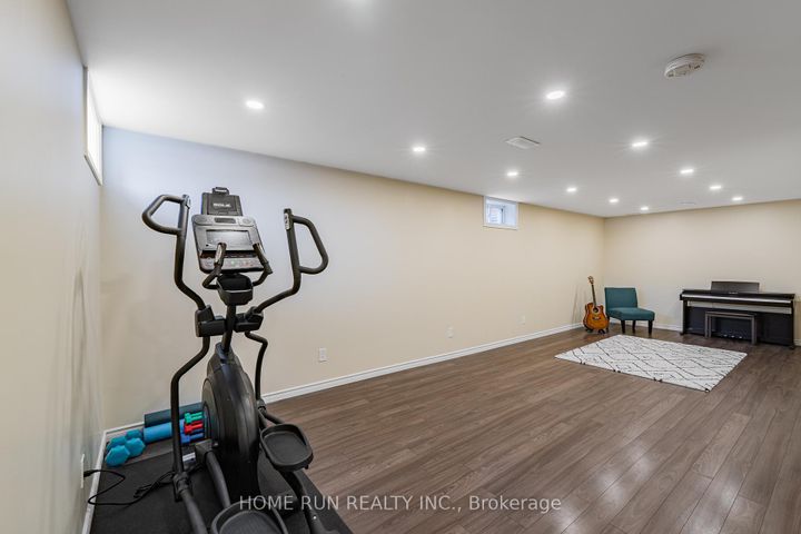 Photo 32 at 572 Dundonald Drive, Nepean (Half Moon Bay), Ottawa