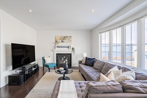 Photo 8 at 572 Dundonald Drive, Nepean (Half Moon Bay), Ottawa