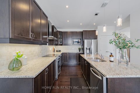 Photo 11 at 572 Dundonald Drive, Nepean (Half Moon Bay), Ottawa