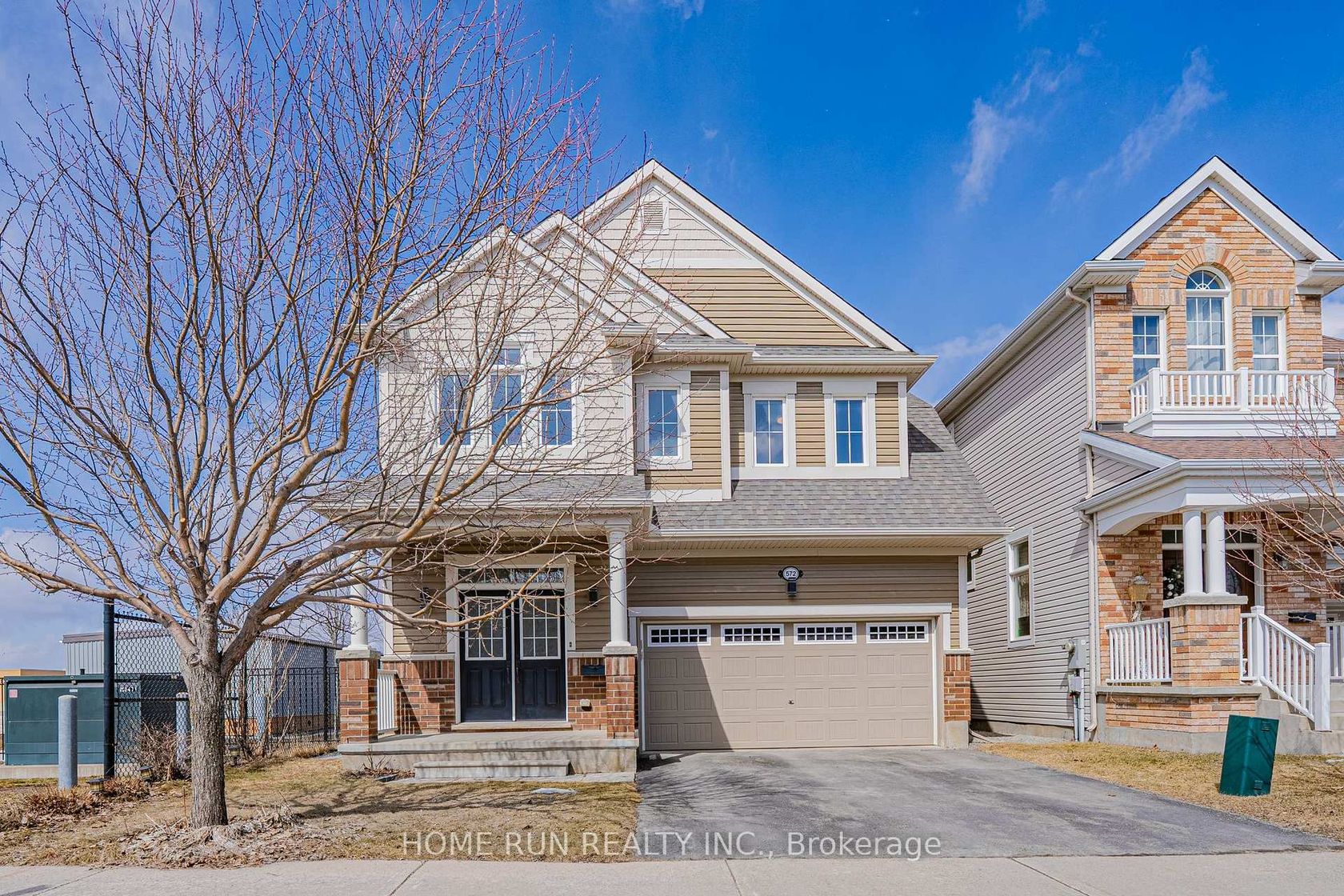 572 Dundonald Drive, Nepean (Half Moon Bay), Ottawa 