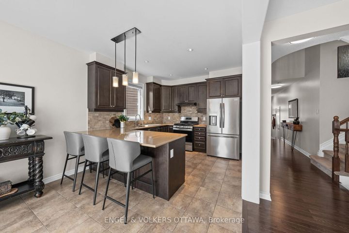 Photo 5 at 105 Pennant Avenue, Nepean (Half Moon Bay), Ottawa