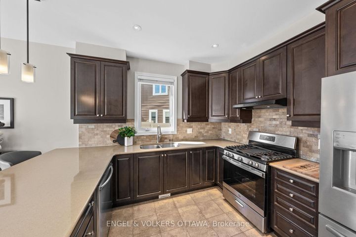 Photo 6 at 105 Pennant Avenue, Nepean (Half Moon Bay), Ottawa