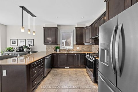 Photo 4 at 105 Pennant Avenue, Nepean (Half Moon Bay), Ottawa