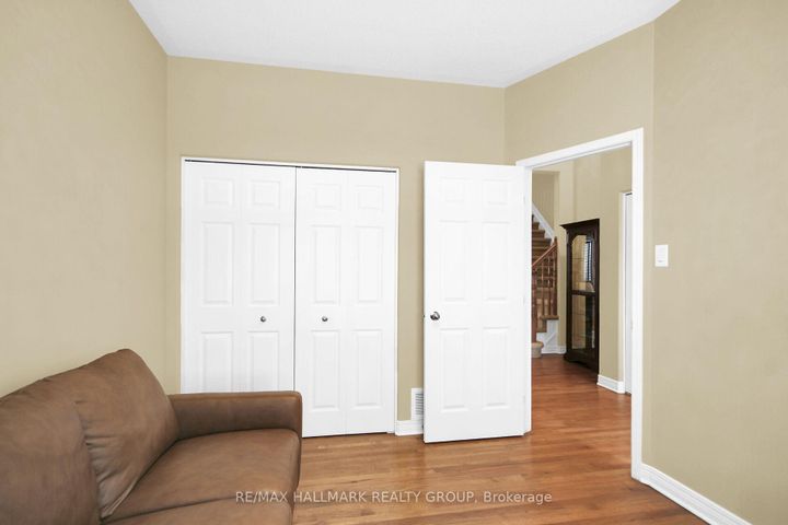 Photo 7 at 166 Lamplighters Drive, Nepean (Cedargrove/Fraserdale), Ottawa