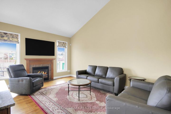 Photo 15 at 166 Lamplighters Drive, Nepean (Cedargrove/Fraserdale), Ottawa