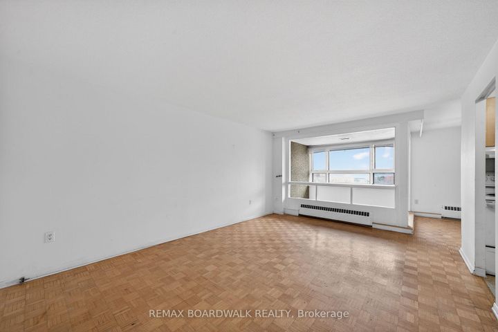 Photo 4 at 407 - 1356 Meadowlands Drive E, Nepean (Borden Farm/Stewart Farm/Carleton Heights/Parkwood Hills), Ottawa