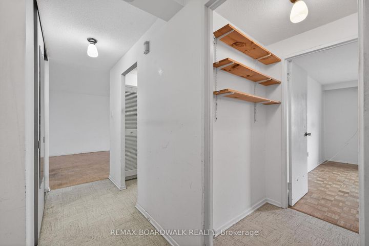 Photo 10 at 407 - 1356 Meadowlands Drive E, Nepean (Borden Farm/Stewart Farm/Carleton Heights/Parkwood Hills), Ottawa