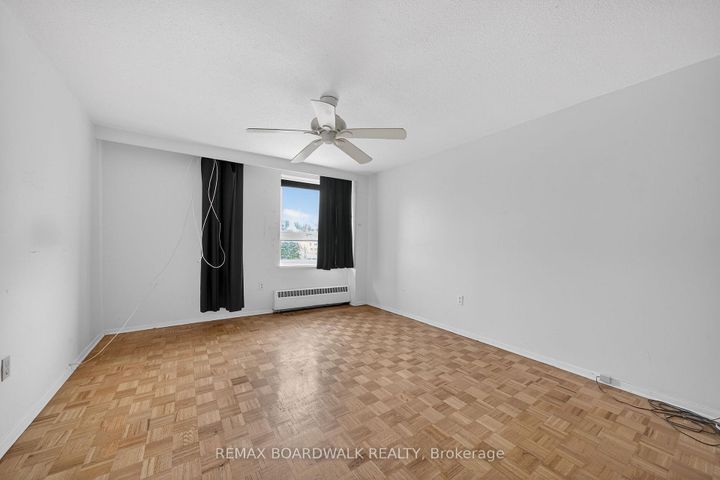 Photo 11 at 407 - 1356 Meadowlands Drive E, Nepean (Borden Farm/Stewart Farm/Carleton Heights/Parkwood Hills), Ottawa