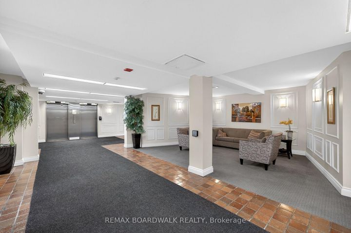 Photo 18 at 407 - 1356 Meadowlands Drive E, Nepean (Borden Farm/Stewart Farm/Carleton Heights/Parkwood Hills), Ottawa