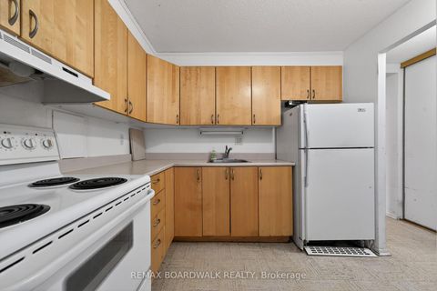 Photo 9 at 407 - 1356 Meadowlands Drive E, Nepean (Borden Farm/Stewart Farm/Carleton Heights/Parkwood Hills), Ottawa