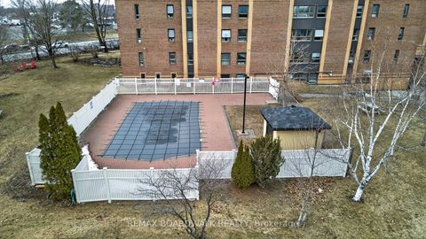 Photo 16 at 407 - 1356 Meadowlands Drive E, Nepean (Borden Farm/Stewart Farm/Carleton Heights/Parkwood Hills), Ottawa