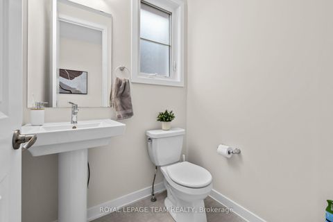 Photo 15 at 622 Terrier Circle, Goulbourn Twp From Franktown Rd/South To Rideau, Stittsville